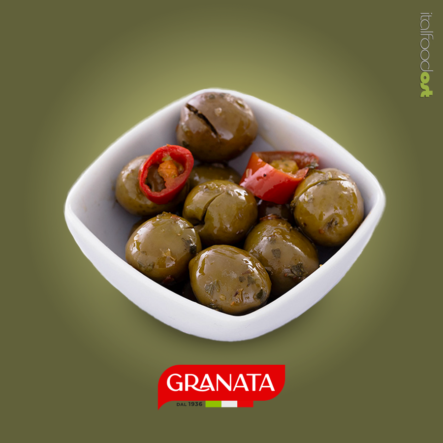 Cracked, seasoned green olives Granata
