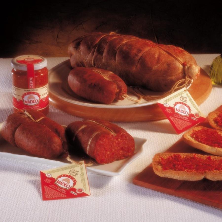 Madeo Industria Alimentare: 'Nduja im Darm – traditionell kalabrisch