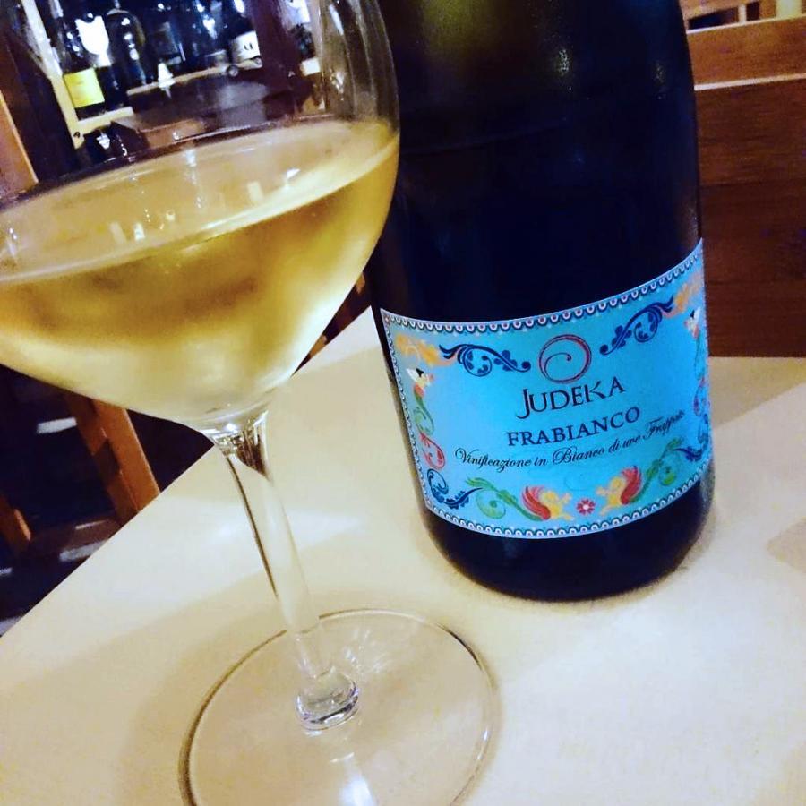 Judeka: Frabianco white wine